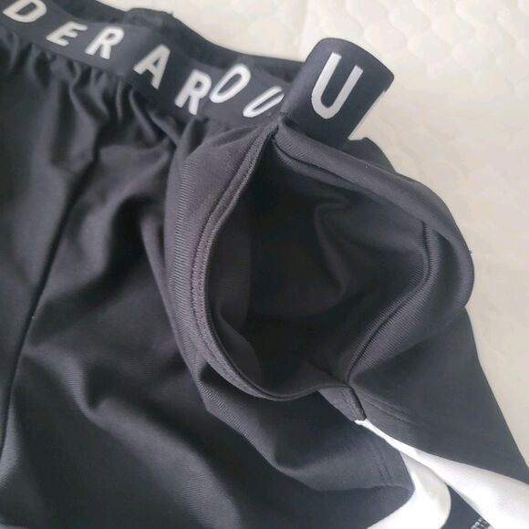 Under Armour Womens Large  Black Loose Heat Gear Stretch Active Shorts - Picture 8 of 11